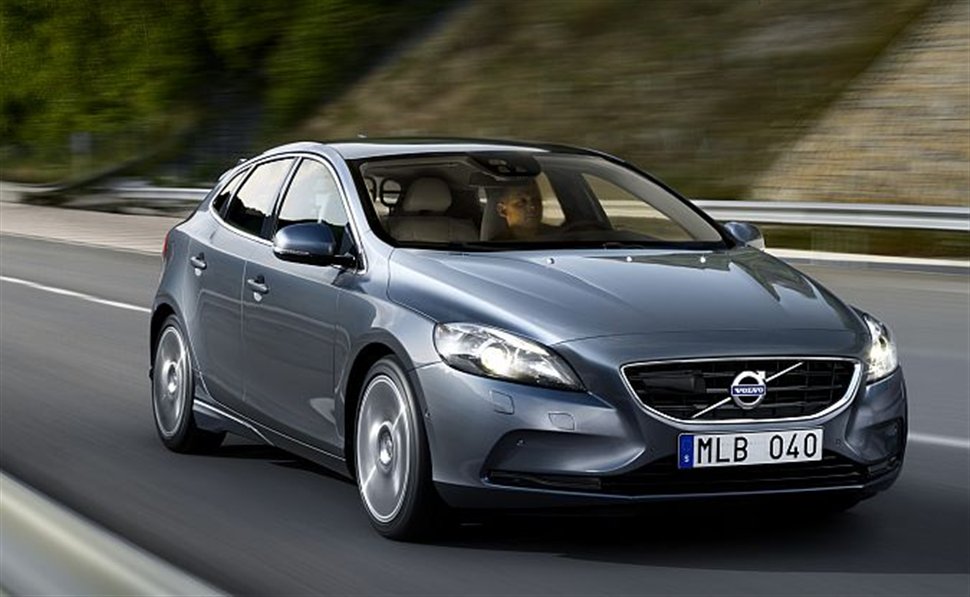 volvo v40 1